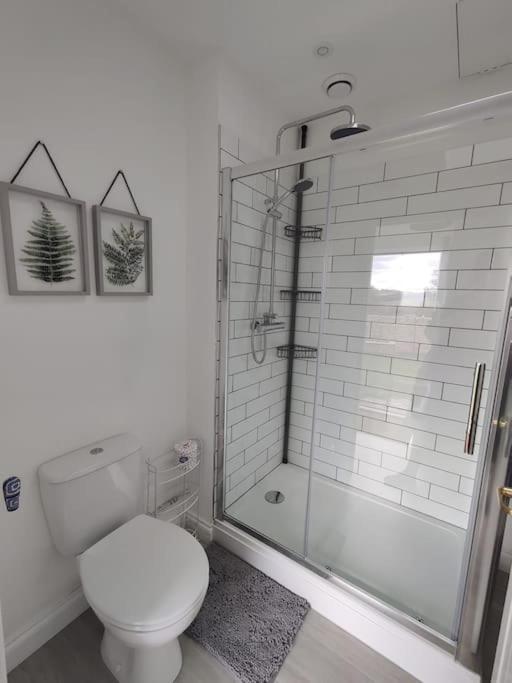 The @ Cleeve Hill Apartamento *